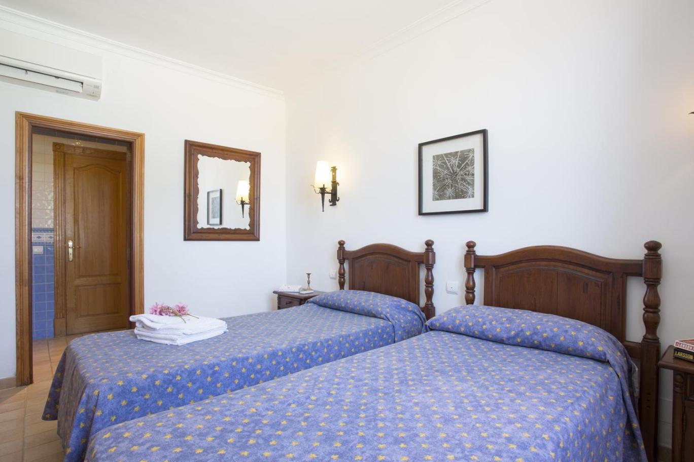 Villa With Private Mountain Ideal Runners Trailers Near Beach Approx 5 Min Walking Beach,Property Belong Puerto Pollensa Villas And Apartments Екстериор снимка