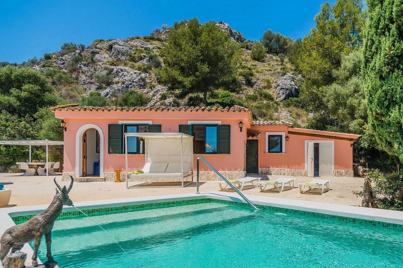 Villa With Private Mountain Ideal Runners Trailers Near Beach Approx 5 Min Walking Beach,Property Belong Puerto Pollensa Villas And Apartments Екстериор снимка